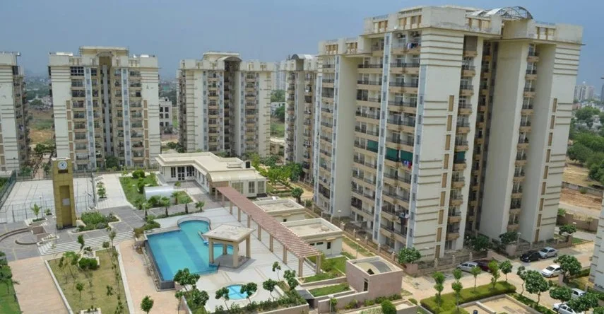 Amrapali Grand e1502946952450 jpeg 10,000 Flats to be Constructed in Amrapali Project. NBCC Updated Biggest Good News.