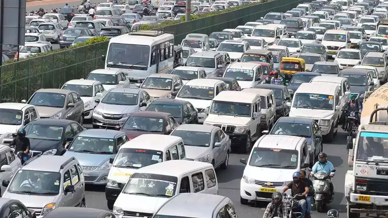 Delhi Major Road Heavy Traffic For 3 Hours. Avoid These 13 Routes Today Before Going Out. 2 Delhi Traffic update Delhi Major Road Heavy Traffic For 3 Hours. Avoid These 13 Routes Today Before Going Out.