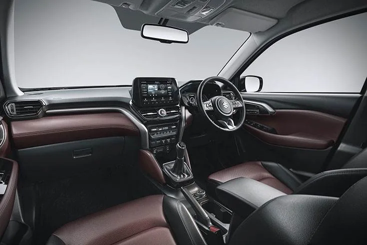 Vitara jpg Common Man Innova. Maruti 7 Seater With Hybrid 30 KMPL Mileage Has Proven All Features in it's Segment.