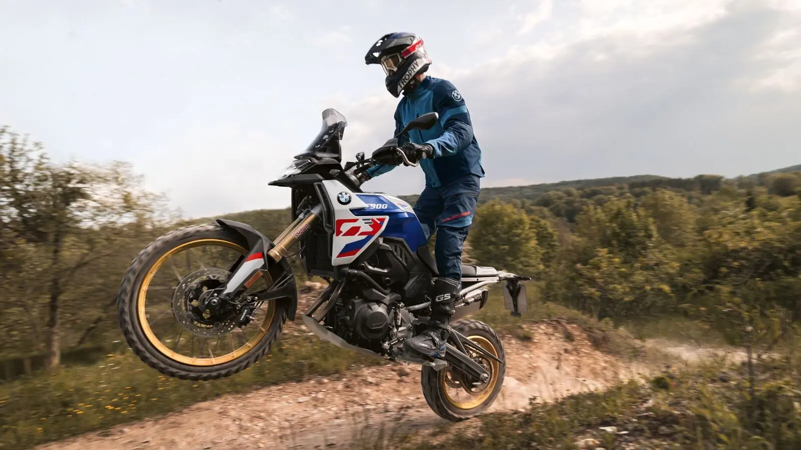 2024 BMW F 900 GS and F 900 GS Adventure jpg 2024 BMW F 900 GS and F 900 GS Adventure Launched at ₹ 13.75 Lakh and ₹ 14.75 Lakh .