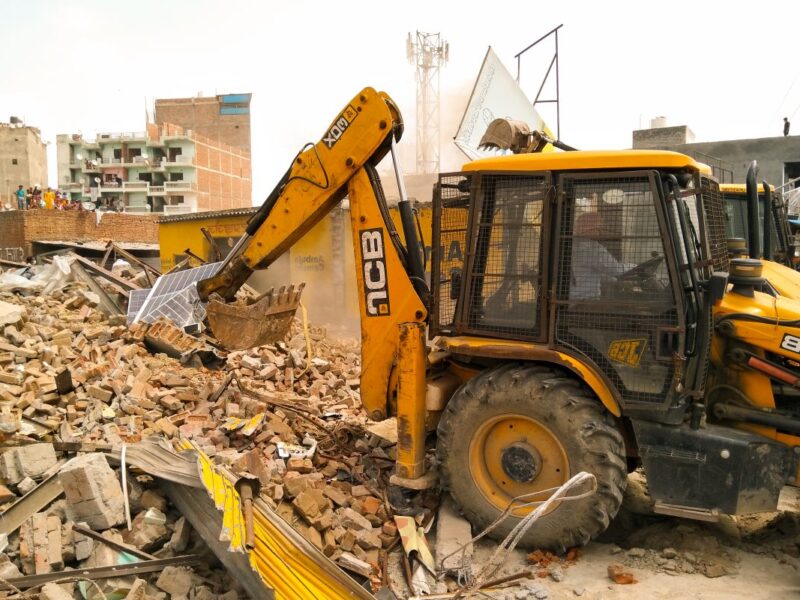 bulldozers demoliotion Delhi Announced Bulldozer Operation in These Areas. 2 Religious Places Also Demolished.
