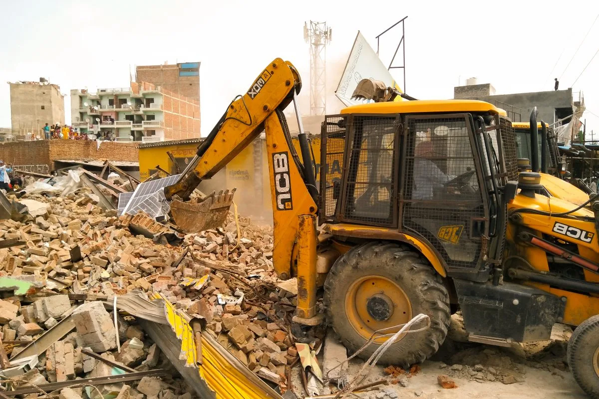 bulldozers demoliotion jpg Delhi Announced Bulldozer Operation in These Areas. 2 Religious Places Also Demolished.