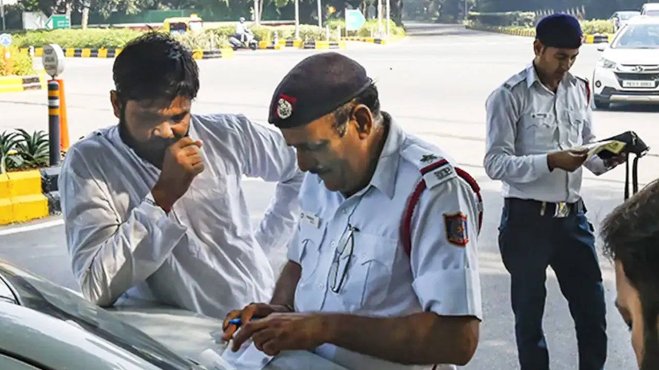 Drivers beware Thousands of rupees can be lost just by Drivers beware! Thousands of rupees can be lost just by clicking a photo, do this immediately to avoid challan.