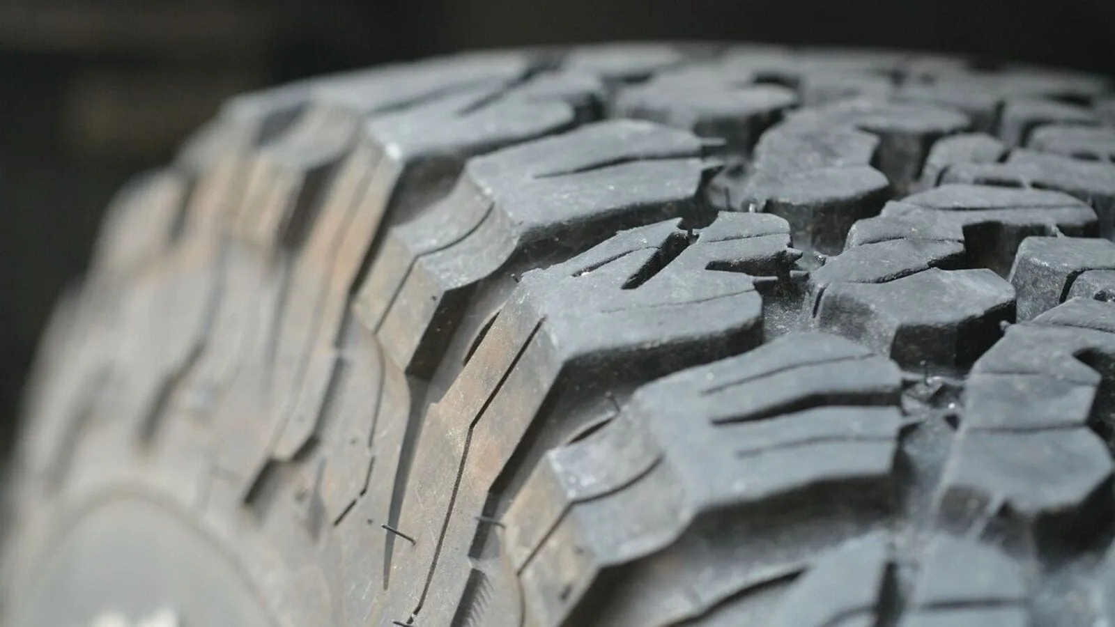 From All Terrain to Low Rolling Resistance A Guide to Specialized Tires jpg From All-Terrain to Low Rolling-Resistance: A Guide to Specialized Tires .