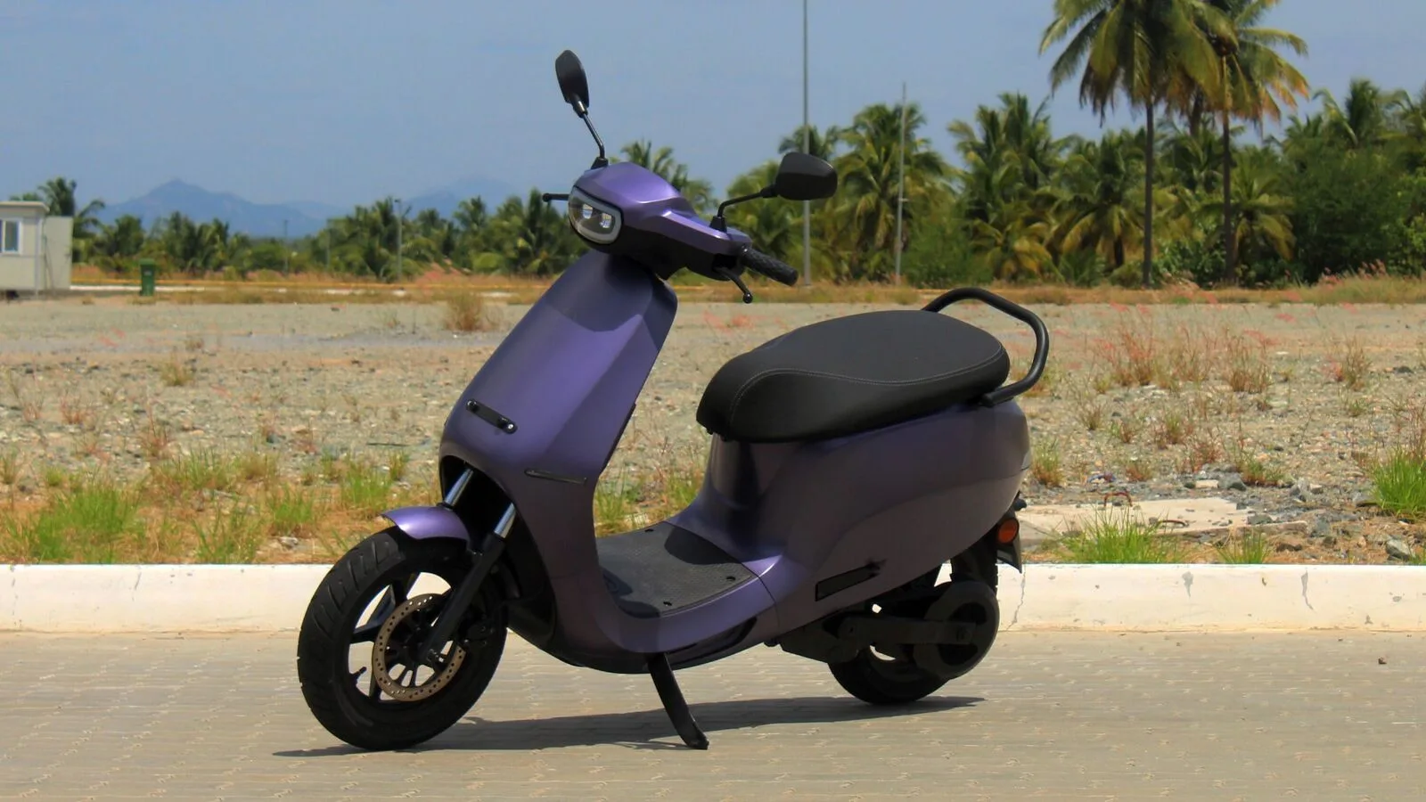 Shut up Bhabish Agarwal vs Kunal Kamra battle explodes on jpg 'Shut up': Bhabish Agarwal vs Kunal Kamra battle explodes on Ola Scooter .