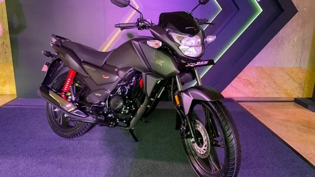 This Honda bike with 60Km mileage attractive look and digital jpg This Honda bike with 60Km mileage, attractive look and digital features will make you crazy.