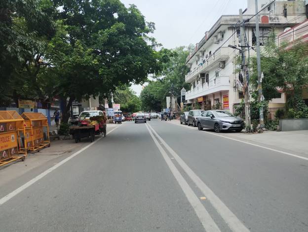 Delhi Pitampura 9 Degree Cool Place in Just 13 KM in Delhi. Urban Heating Effect Started Showing Effect.