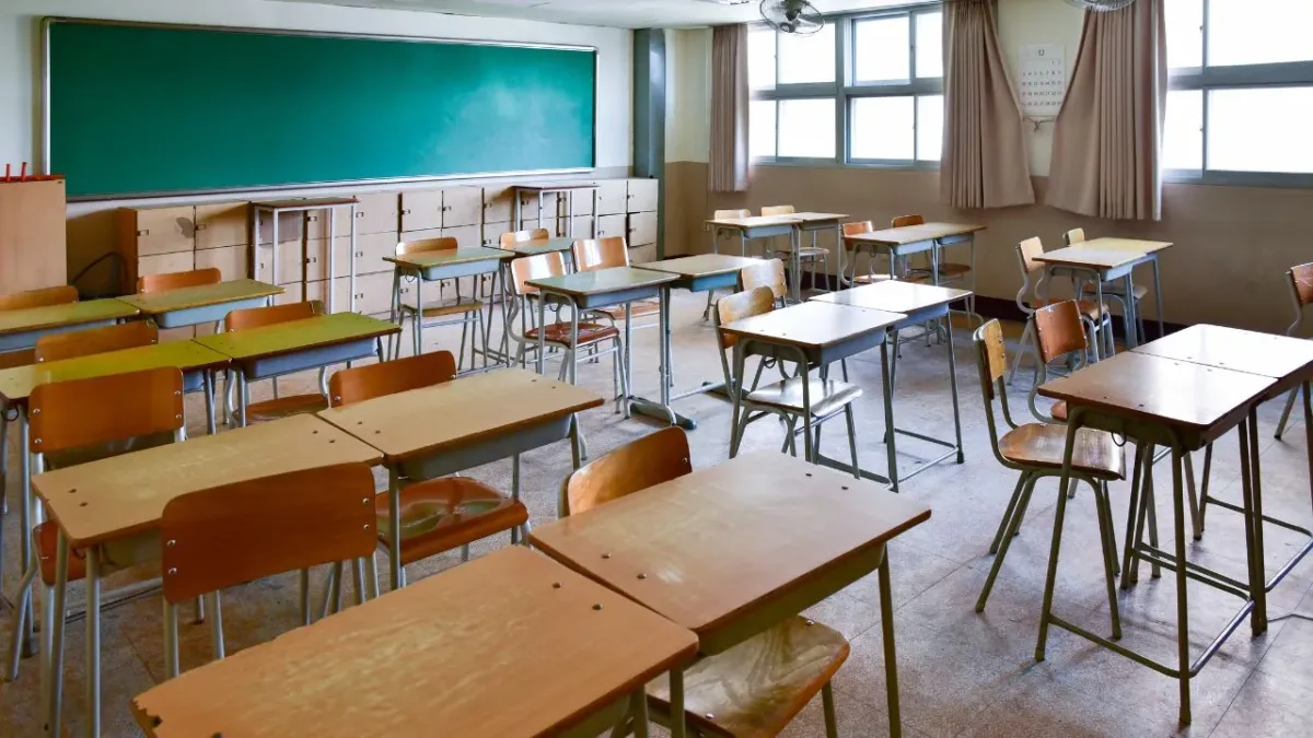 delhi schools closed Delhi New Ban Announced. No Schools Will Open Upto 12th Grade. Supreme Court in Very Strict Mode Now.