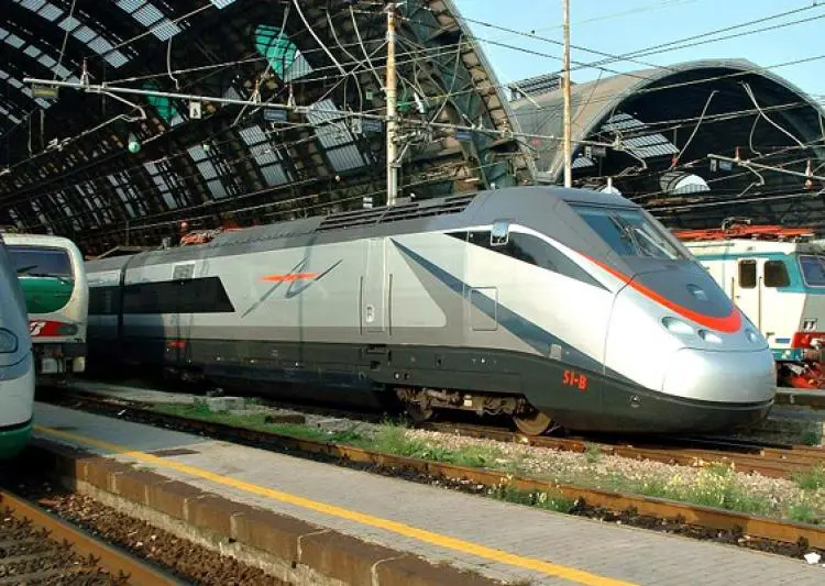 Semi Bullet trains Delhi Semi Bullet Train Service Started. 100 Rs Ticket Price Ready to Connect 2 Cities in Just 40 Minutes.