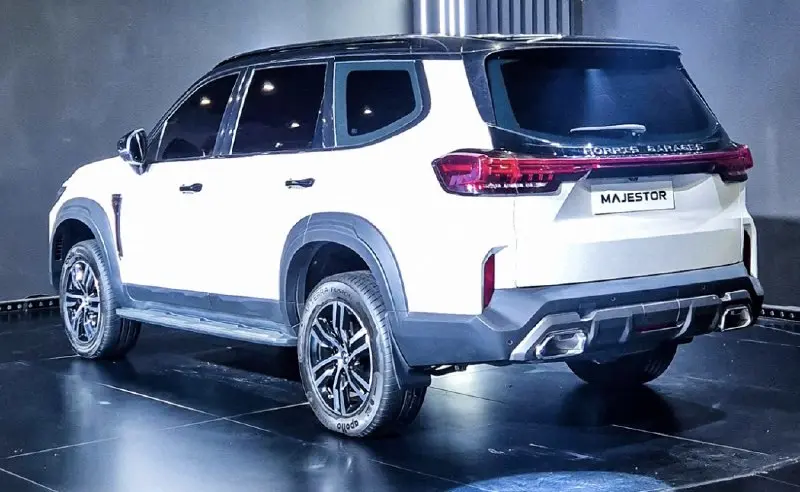 MG Majestor SUV Unveiled at Bharat Mobility Expo 2025, Promising Luxury and Advanced Technology Features.