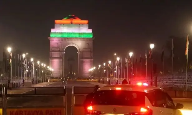 Traffic Advisory for 76th Republic Day 2025: Essential Vehicle Restrictions and Route Diversions in Delhi Today.