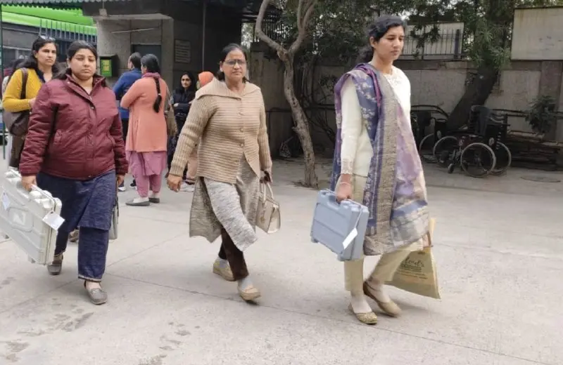 Delhi Voters in Gautam Buddh Nagar Granted Paid Leave on February 5 for Assembly Elections; Ensuring Participation in Democracy