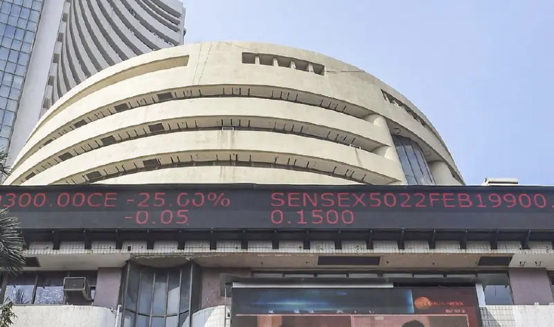 Government Banks and Metal Stocks Surge Over 1%; SAIL and Nalco Lead with 4% Gains Amid Realty and Auto Sector Pressure.