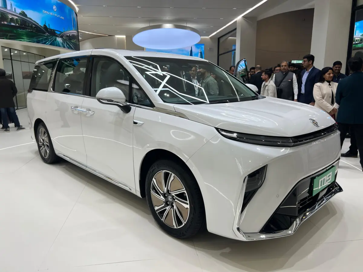 M9 Electric MPV Another Superhit Electric Car MG M9 MPV Confirmed and Spotted. Innova Days Gone.