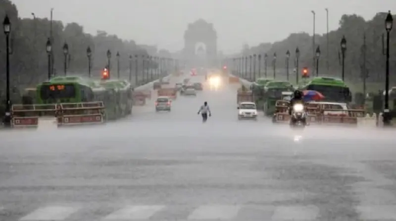 Western Disturbance Set to Bring Rain and Snow to North India: IMD Issues Alerts for Fog and Weather Changes Until February 10.