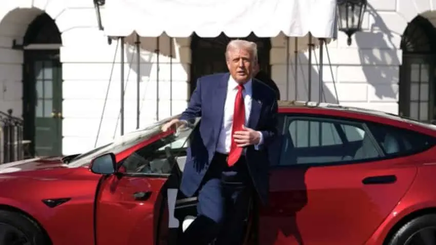 It is called friendship to keep a friendship This Tesla It is called friendship to keep a friendship... This Tesla model was bought without a discount. Elon Musk said this.