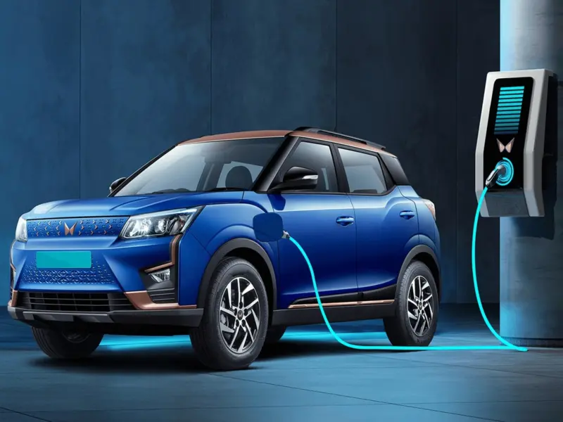 XUV 400 Price Mahindras SUV is being offered with XUV 400 Price | Mahindra's SUV is being offered with a discount of 3 lakhs, so don't miss this deal.