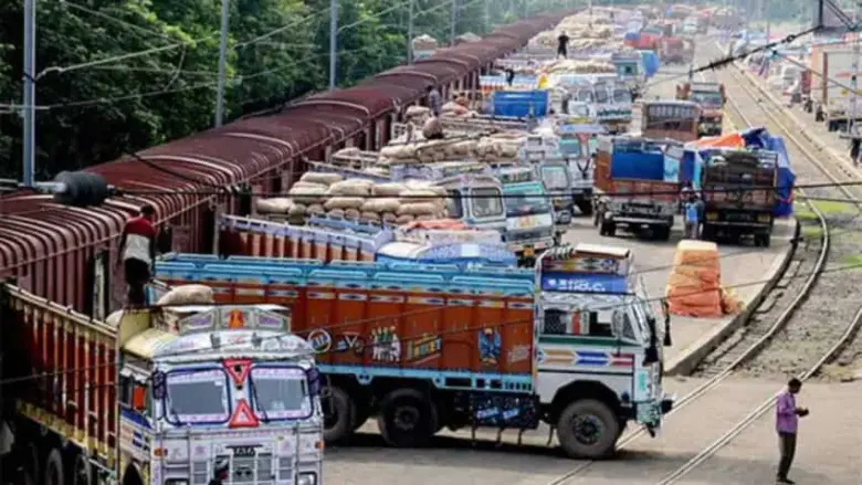 Now other large commercial vehicles like trucks will also be Now, other large commercial vehicles like trucks will also be safe! Bharat NCAP will start giving ratings soon.