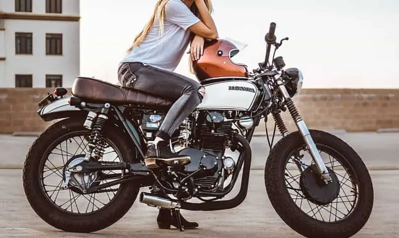 Half of India is unaware of this local trick your Half of India is unaware of this local trick; your bike can still reach the gas station even when you run out of petrol!