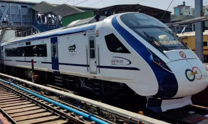 Passenger Uproar Ambalas Cantt Station Chaos Halts Vande Bharat Express Passenger Uproar at Ambala's Cantt Station Chaos Halts Vande Bharat Express.