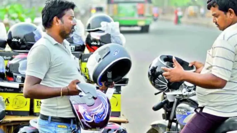 Strict rules on wearing helmets that have fake BIS certificates Strict rules on wearing helmets that have fake BIS certificates. Focus on reducing deaths from accidents.