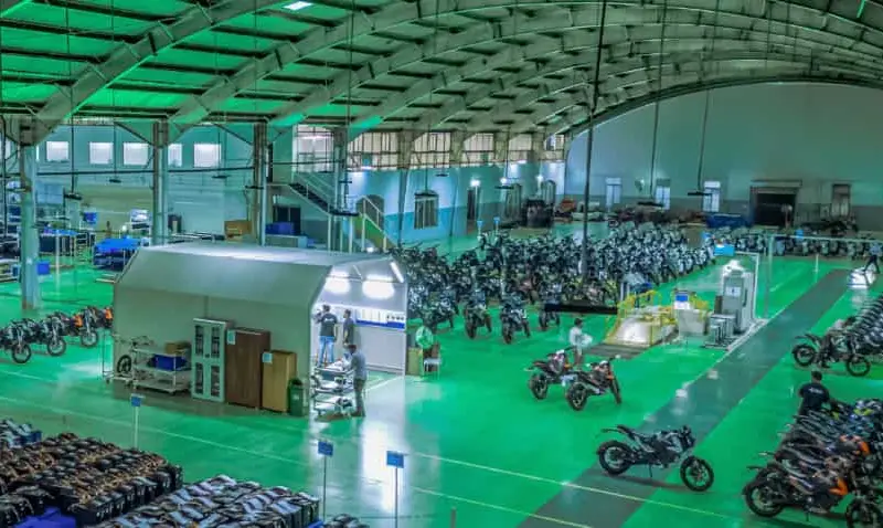 This company is introducing a great e bike that will compete This company is introducing a great e-bike that will compete directly with a 100cc motorcycle. The SPLENDER-Platina will be tough!