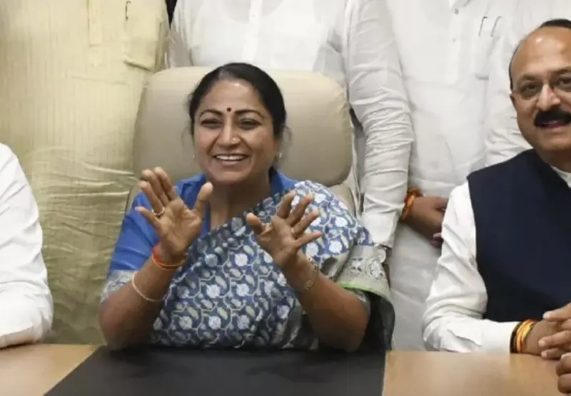 Delhi CM Rekha Gupta Launches Internship Program Empowering Youth to Tackle Governance Challenges and Shape the Capital's Future with 20K Stipend.