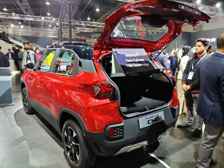 punch cng 5 Best Cars Giving 30 KMPL Mileage With Super Safe Family Drive. EVs are Fail Infront of Them.