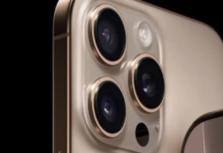 iPhone 16 Pro Max Now Under ₹90,000 in Flipkart's Big Billion Days Sale – A Must-Grab Deal for Delhi Shoppers!