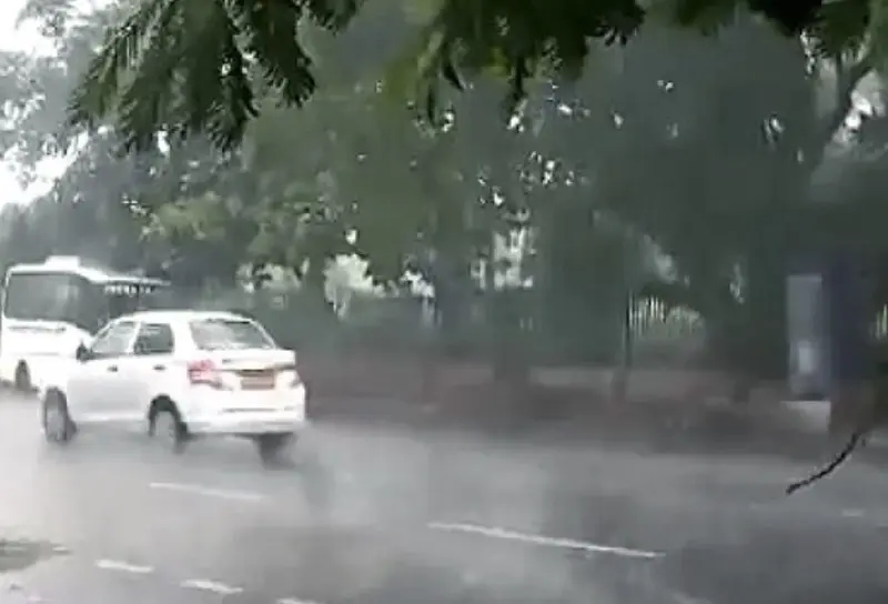 Heavy Rainfall Expected in Odisha Until October 4 Due to Low Pressure in Bay of Bengal, IMD Issues Warning for Fishermen