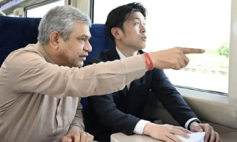 Mumbai-Ahmedabad Bullet Train Project Progressing Rapidly, Tracks Laid for High-Speed Rail, Promising 320 km/h Travel Speed by 2025