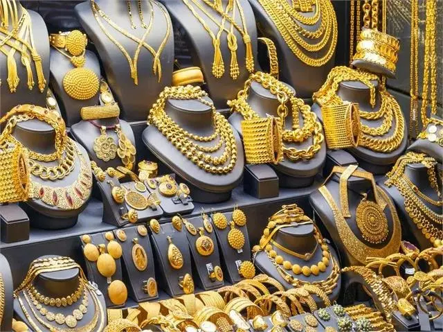 Gold and Silver Prices Rise Today Amid Weak Dollar; Gold at ₹1,20,637 and Silver at ₹1,47,404 on MCX.