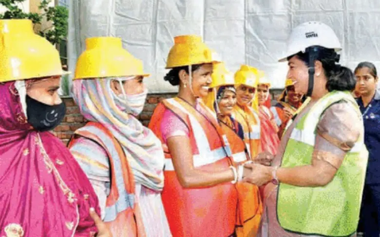 Delhi Government Announces ₹10,000 Aid for Registered Construction Workers Amid Rising Air Pollution and Temporary Work Halts