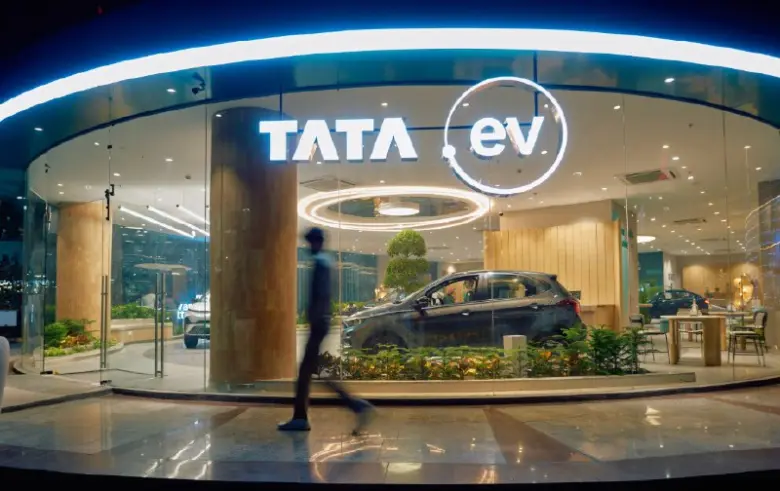 Delhi Government's New EV Policy Aims to Cut Price Gap, Boost Adoption and Expand Charging Infrastructure for Cleaner Mobility