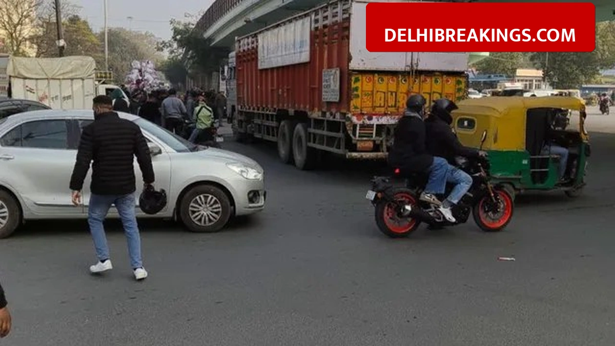 delhibreakings chirag delhi accident truck hit cyclist death january 2026 Speeding Truck Crushes Cyclist in South Delhi's Chirag Delhi, Driver Fled from Spot