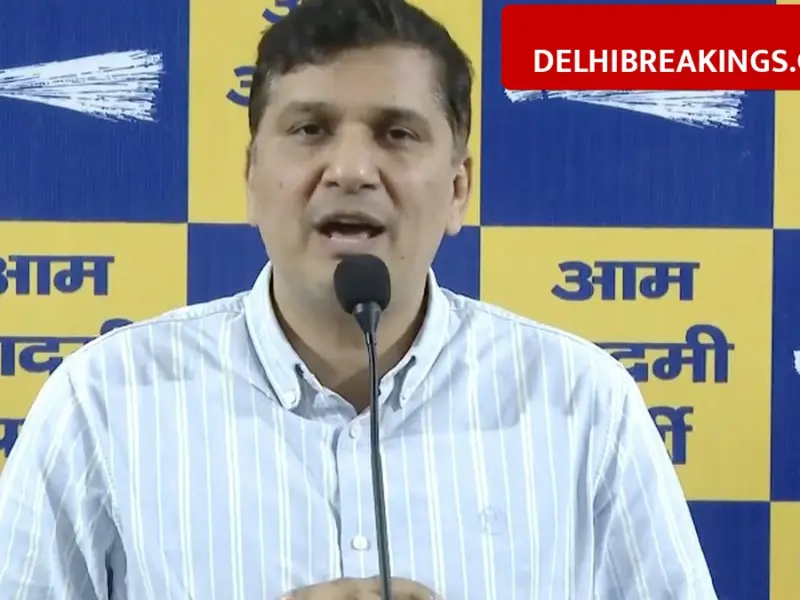 delhibreakings saurabh bhardwaj garbage dumping challenge delhi lg cm Saurabh Bhardwaj Challenges LG and CM, Asks to Dump One Truck of Garbage in Their Lawns