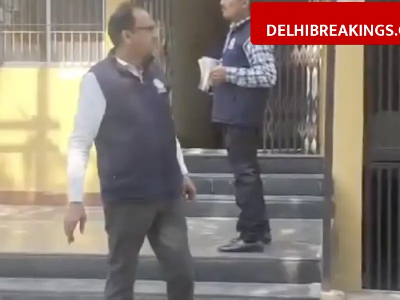 delhibreakings up vigilance raid clerk gagan singh assets case UP Vigilance Team Raids Clerk Gagan Singh's Home, Cash and Jewelry Worth Lakhs Recovered in 3 Cities