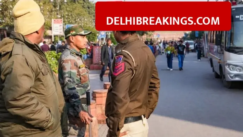 delhibreakings delhi police action sagarpur station viral video sho transferred Delhi Police Suspends Woman SI, Transfers SHO to Lines After Sagarpur Station Viral Video Row