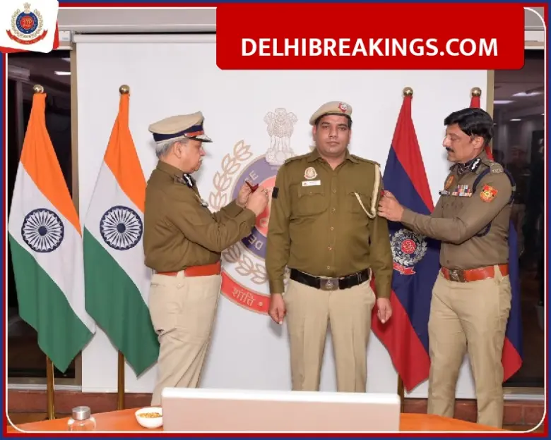 delhibreakings delhi police hc kuldeep ct neeraj out of turn promotion bravery Delhi Police Promotes HC Kuldeep and Ct Neeraj for Bravery, Officers Caught Criminal Despite Being Stabbed