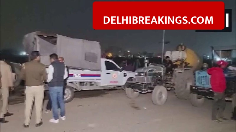 delhibreakings delhi rohini sector 32 laborer death open manhole Delhi Rohini Incident: Laborer Dies After Falling into 14-Foot Deep Open Manhole