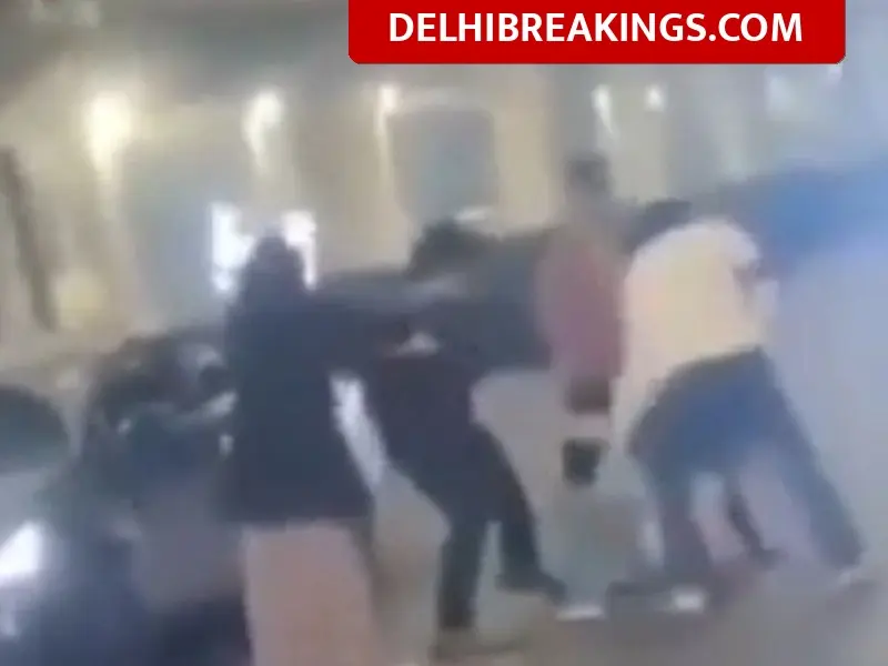 delhibreakings gurugram road rage sector 42 fortuner driver beaten video Gurugram Road Rage: Men in Fortuner Beat Driver Near Sector 42 Metro Station, Police Takes Action
