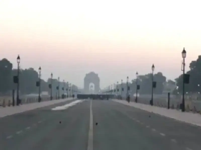 Delhi Weather Update: Is Winter Over? Mercury Rises Amid Bright Sunshine, AQI Remains 'Poor'