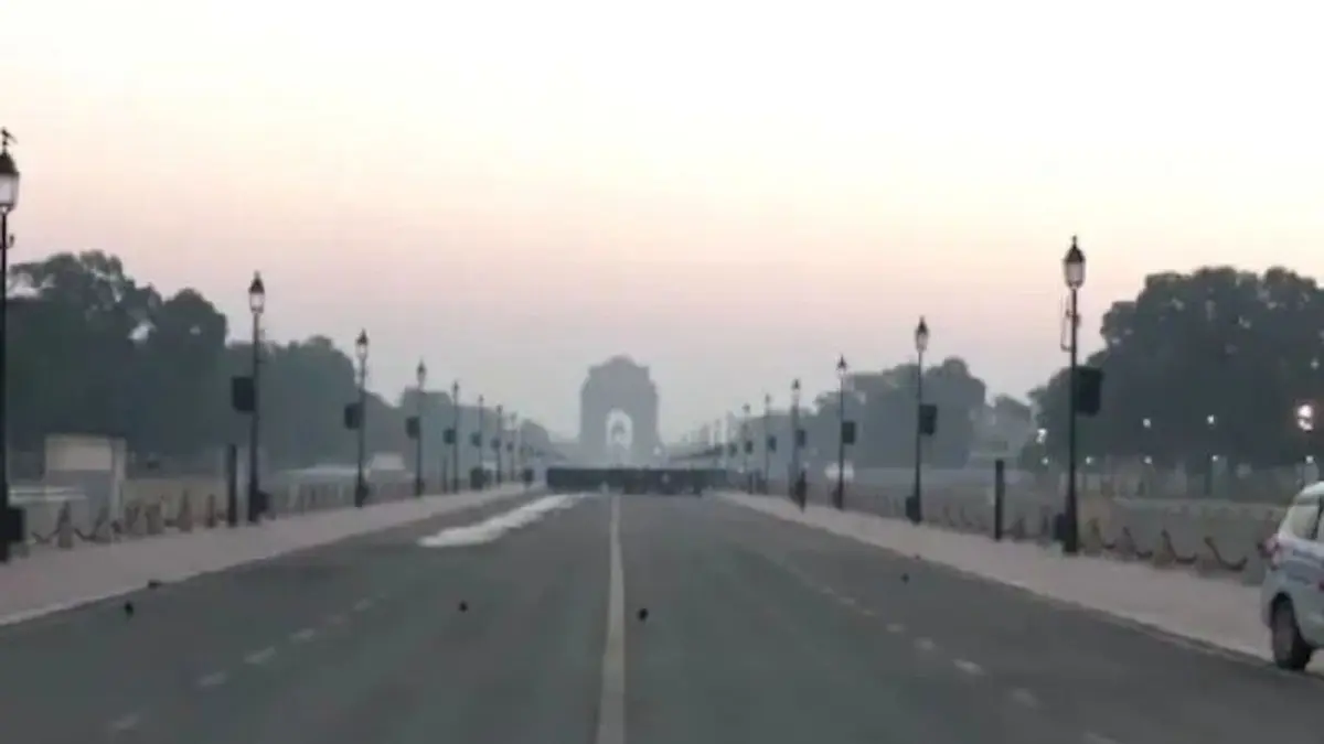 Delhi Weather Update: Is Winter Over? Mercury Rises Amid Bright Sunshine, AQI Remains 'Poor'