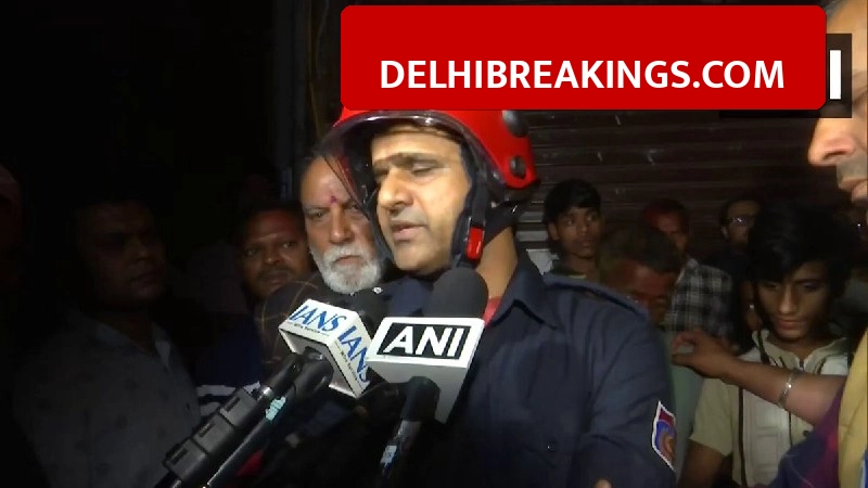 delhibreakings delhi sadar bazar fire one dead 20 tenders deployed Sadar Bazar Fire Update: One Dead as 20 Fire Tenders Reach Bara Tooti Chowk