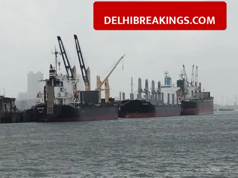 delhibreakings liberia flagged ship shenlong suezmax mumbai port saudi crude oil Liberia-flagged Ship Shenlong Suezmax with Saudi Crude Oil Reaches Mumbai Port Amid Tensions