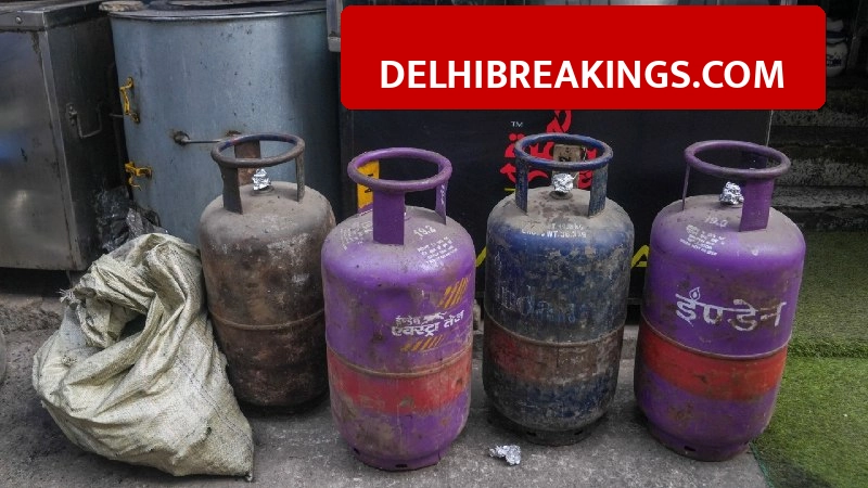 delhibreakings delhi govt lpg refilling crackdown alipur fir Delhi Govt Crackdown: FIR Filed for Illegal LPG Refilling in Alipur After Sting Operation