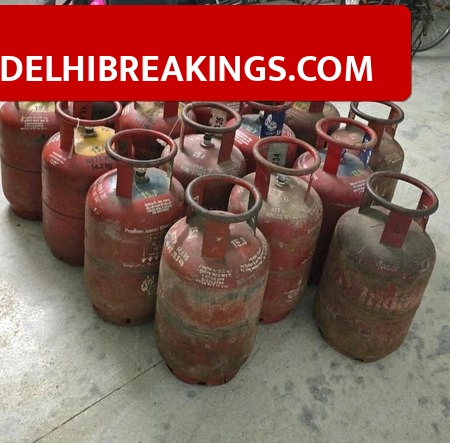 delhibreakings delhi police bust illegal lpg cylinder racket in dabri Delhi Police Bust Illegal LPG Cylinder Racket in Dabri, 17 Cylinders Seized