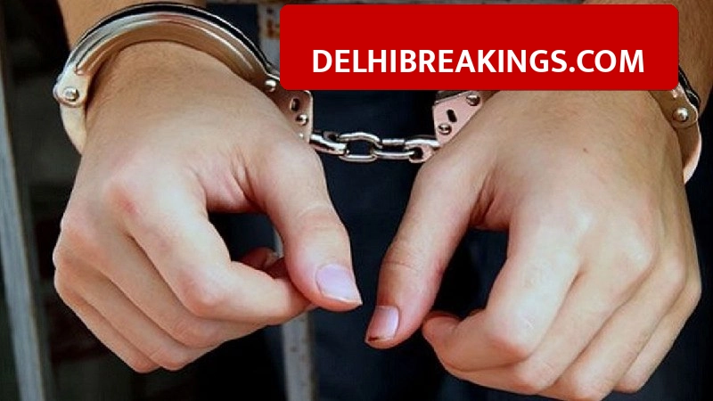 delhibreakings delhi police cops arrested extortion blackmail racket Delhi Police Cops Arrested for Extortion Racket: ASI and Constable Blackmailed Traffic Police Using Spy Cameras